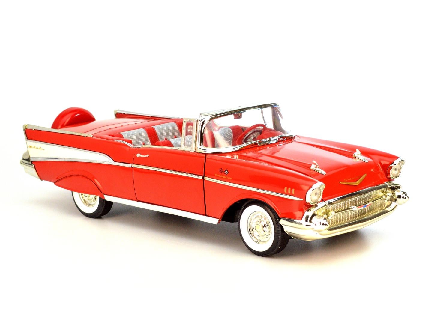 Коллекционная модель ERTL American Muscle 1957 Chevrolet Bel Air Convertible 1:18 (174)