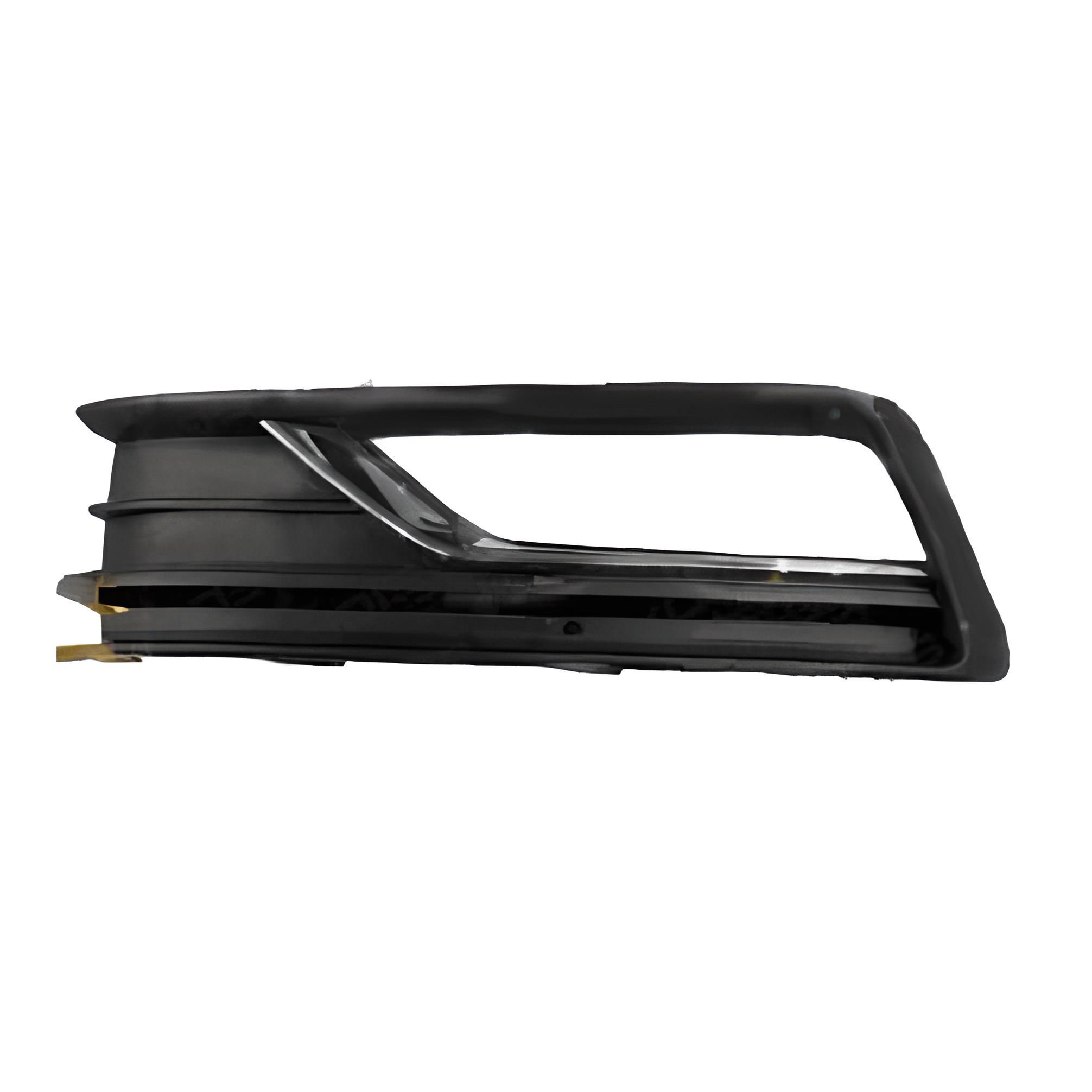 Решітка бампера AVTM Volkswagen Passat B8 15 USA права з хром молдингом (7442918)