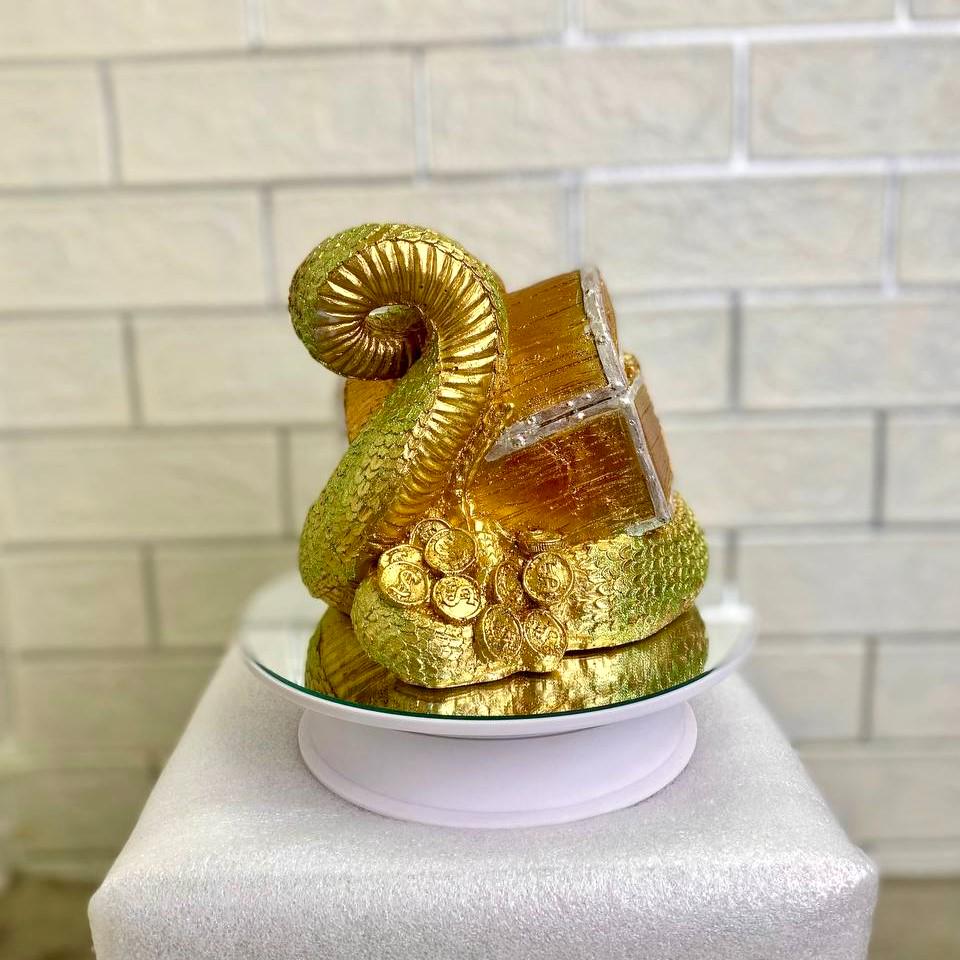 Скарбничка у вигляді Змії з скринею декоративна 16х16х18 см - фото 3 Скарбничка у вигляді Змії з скринею декоративна 16х16х18 см - фото 3