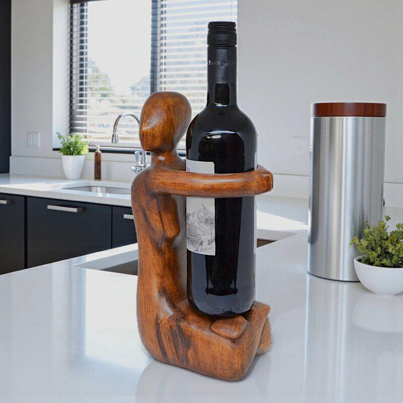 Держатель-подставка под бутылку Giorgio Butnari Мужчина из тикового дерева (AB-23)
