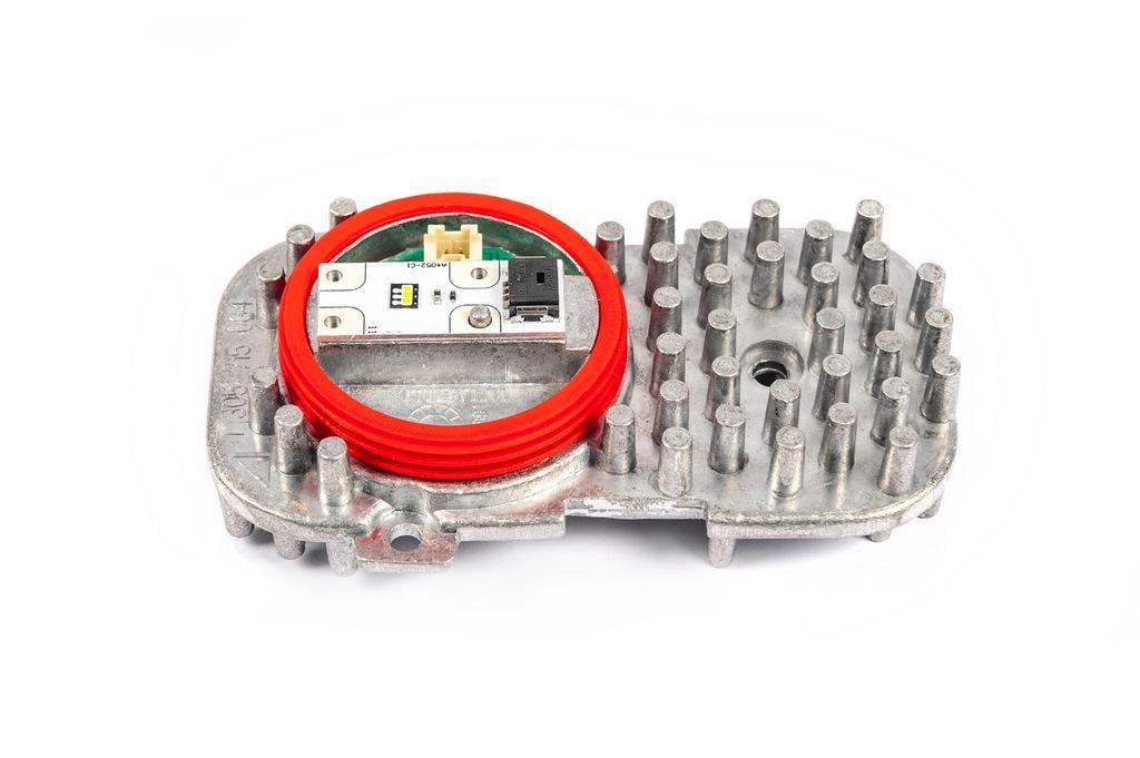Led-модуль в фару 63117263051 Niken для BMW 4 серия F-32 2012-2020 гг. Серый Led-модуль в фару 63117263051 Niken для BMW 4 серия F-32 2012-2020 гг. Серый