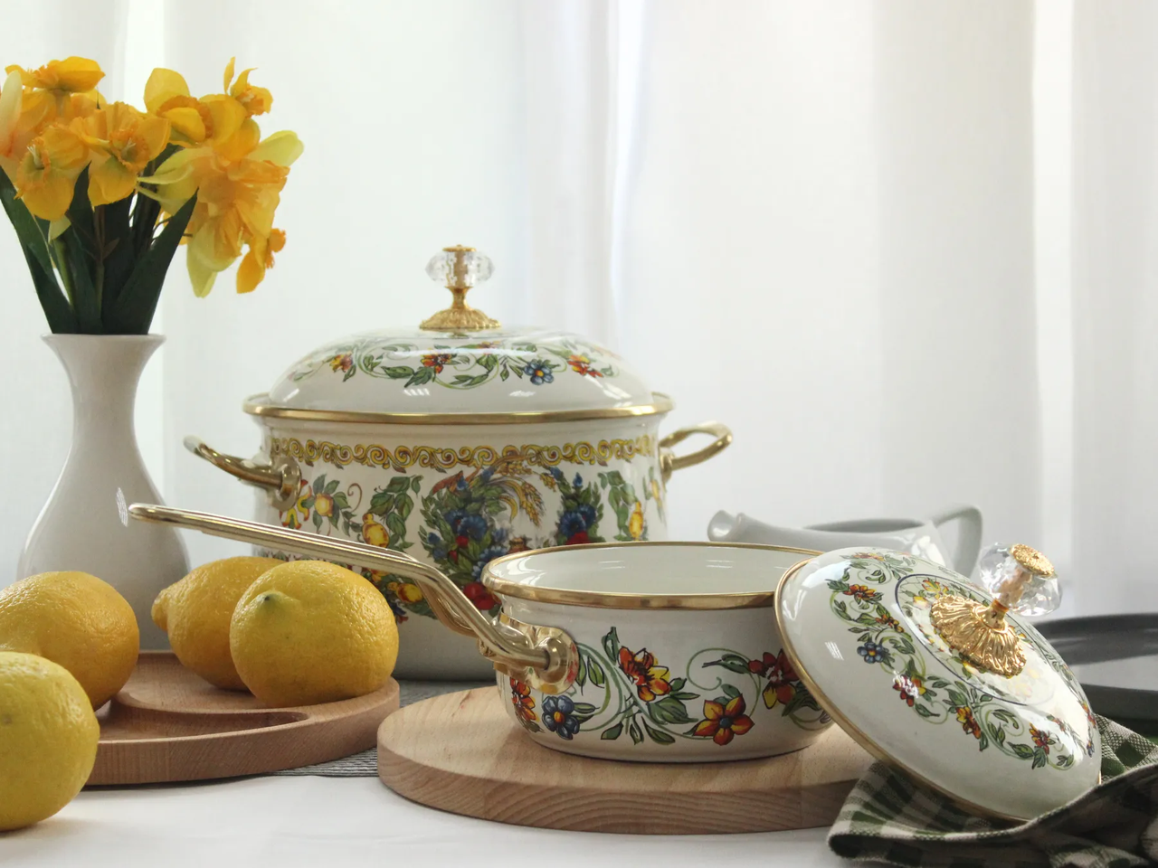 Ковш эмалированный Elmani VITALY с крышкой 0,9 л (763-023) - фото 6 Ковш эмалированный Elmani VITALY с крышкой 0,9 л (763-023) - фото 6