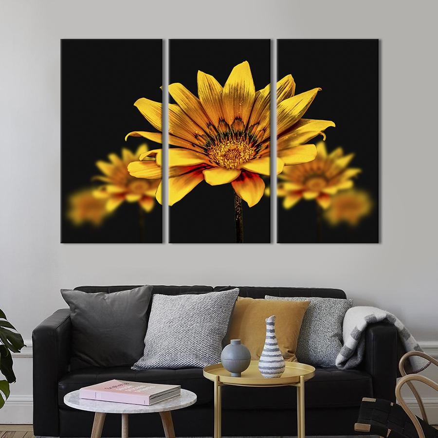 Картина на полотні триптих Жовті квіти на чорному тлі 156x100 см (831-31)