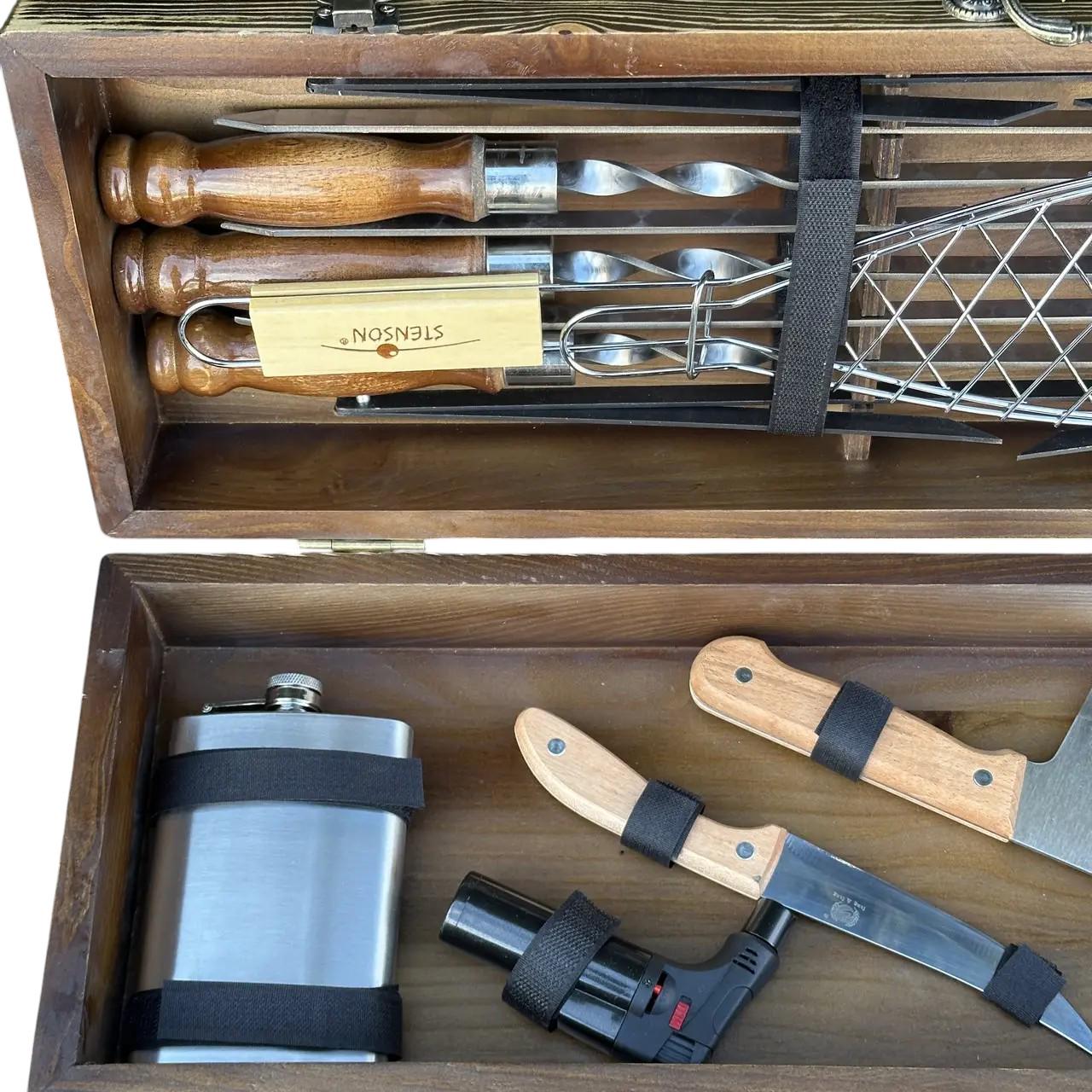 Подарунковий набір шампурів Mzavod Майстер BBQ із нержавіючої сталі в дерев’яному кейсі 720x120x210 мм (136-17-1190210000859) - фото 3 Подарунковий набір шампурів Mzavod Майстер BBQ із нержавіючої сталі в дерев’яному кейсі 720x120x210 мм (136-17-1190210000859) - фото 3