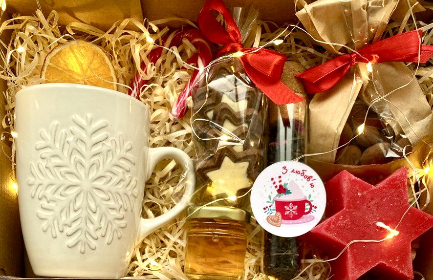 Набір подарунковий із чаєм і смаколиками (13569096)