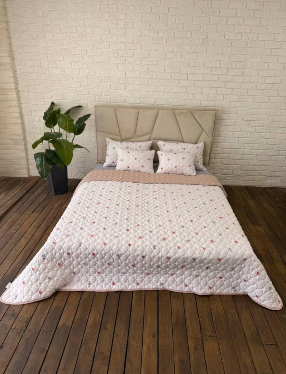 Покривало стьобане двостороннє євро 220х240 см з подушки 2х40х60 см Молочний (Д-mur-cap25-004)