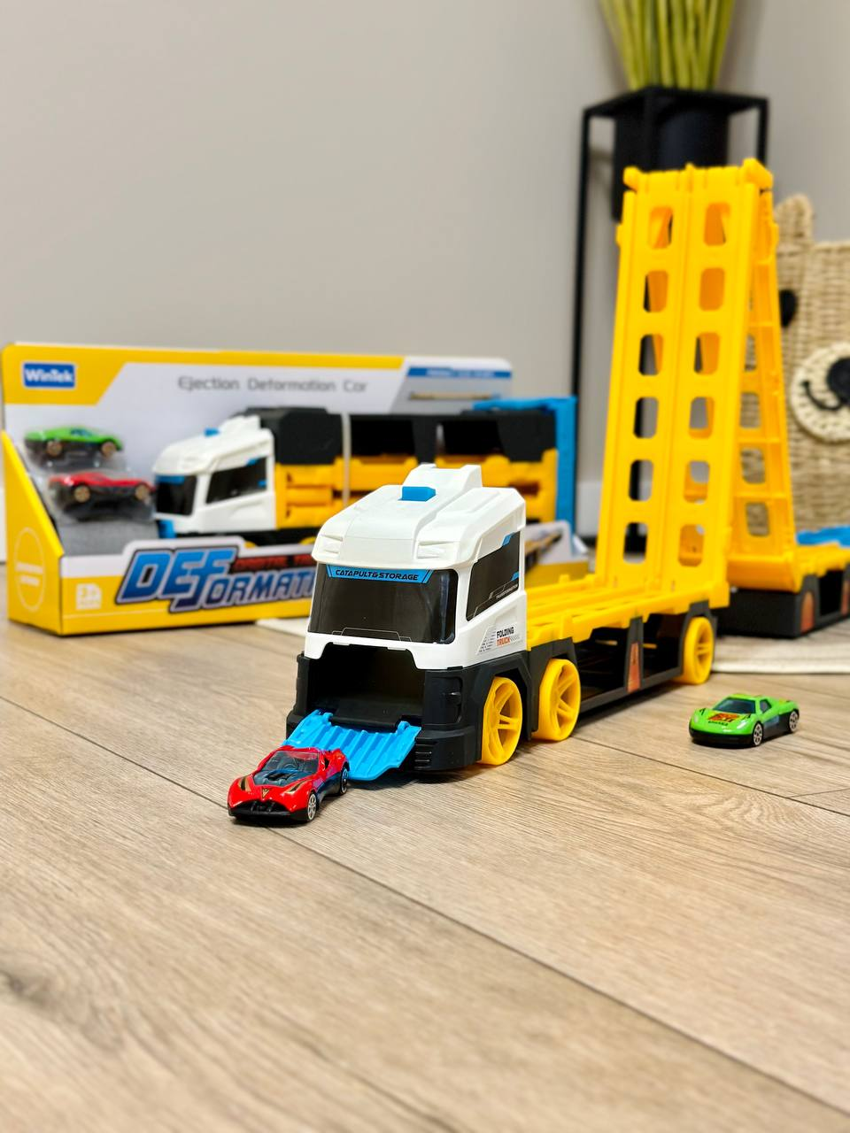 Дитячий ігровий Трейлер Fun Game E7019 автомагістраль з 2 машинками 1,25 м (2424688274) - фото 4 Дитячий ігровий Трейлер Fun Game E7019 автомагістраль з 2 машинками 1,25 м (2424688274) - фото 4