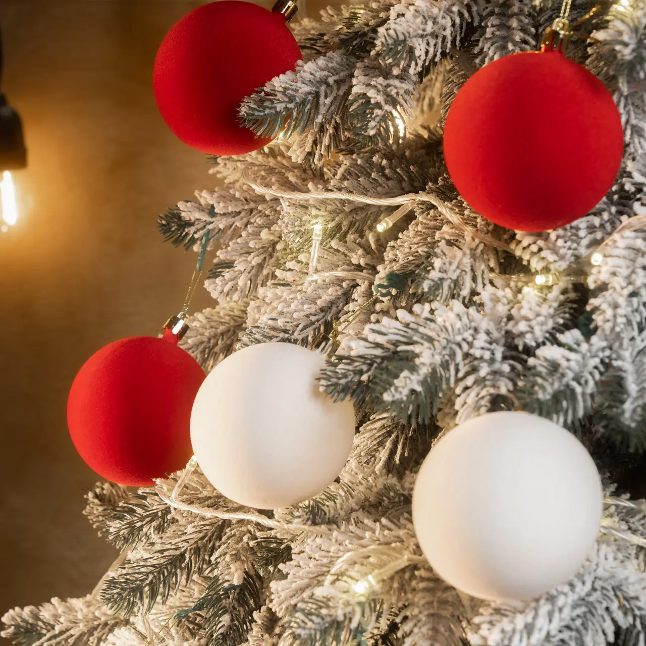 Набор елочных шаров Бархатный микс 36 шт. Красно-белый (Мікс черв.) - фото 4 Набор елочных шаров Бархатный микс 36 шт. Красно-белый (Мікс черв.) - фото 4