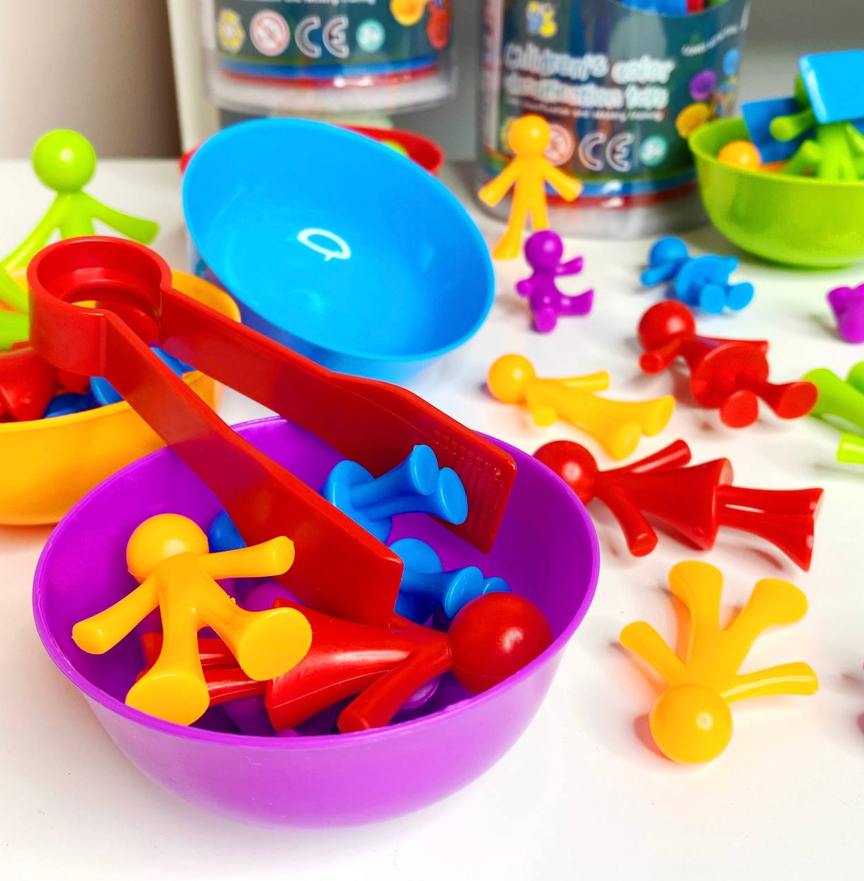 Розвиваюча гра Fun Game FD2188-25 Сортер Монтессорі сортуй по кольорах з пінцетами та тарілочками Happy Family (2360032347) - фото 5 Розвиваюча гра Fun Game FD2188-25 Сортер Монтессорі сортуй по кольорах з пінцетами та тарілочками Happy Family (2360032347) - фото 5