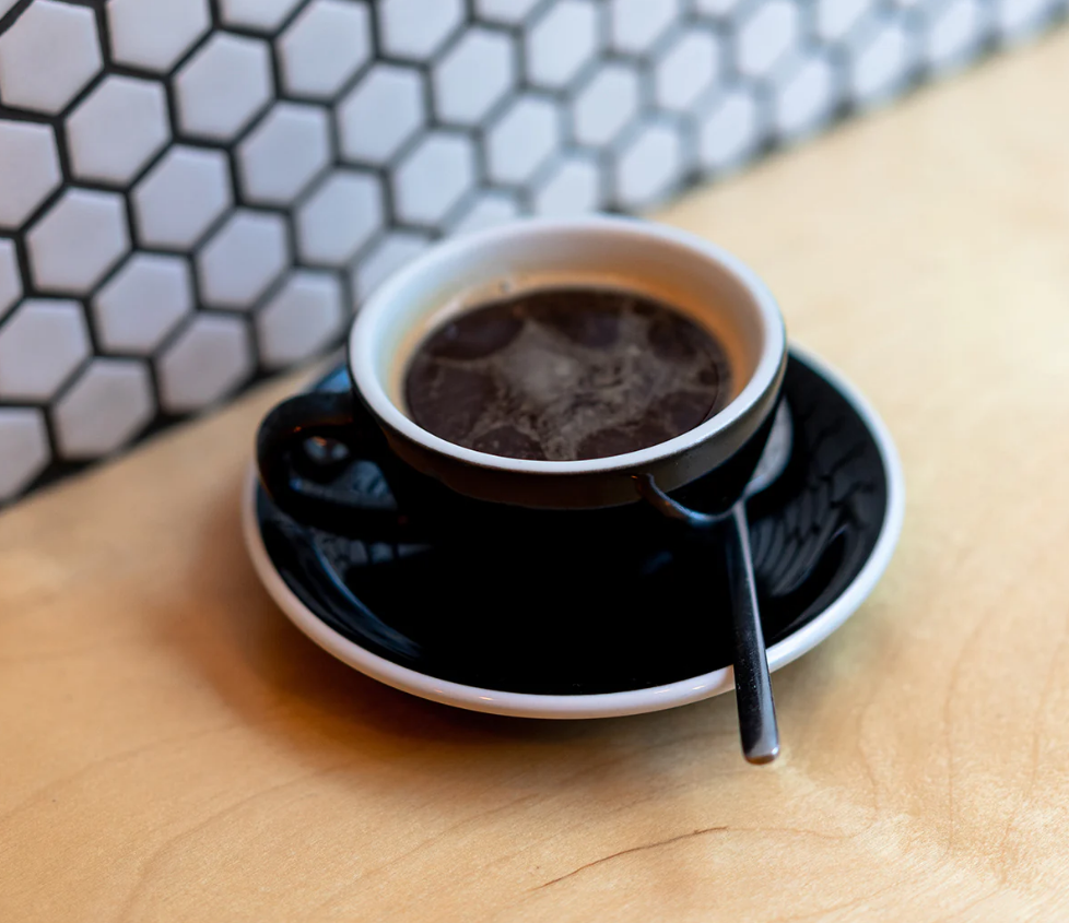 Блюдце Loveramics Egg 15,5 см Black (C088-04BBK) - фото 3