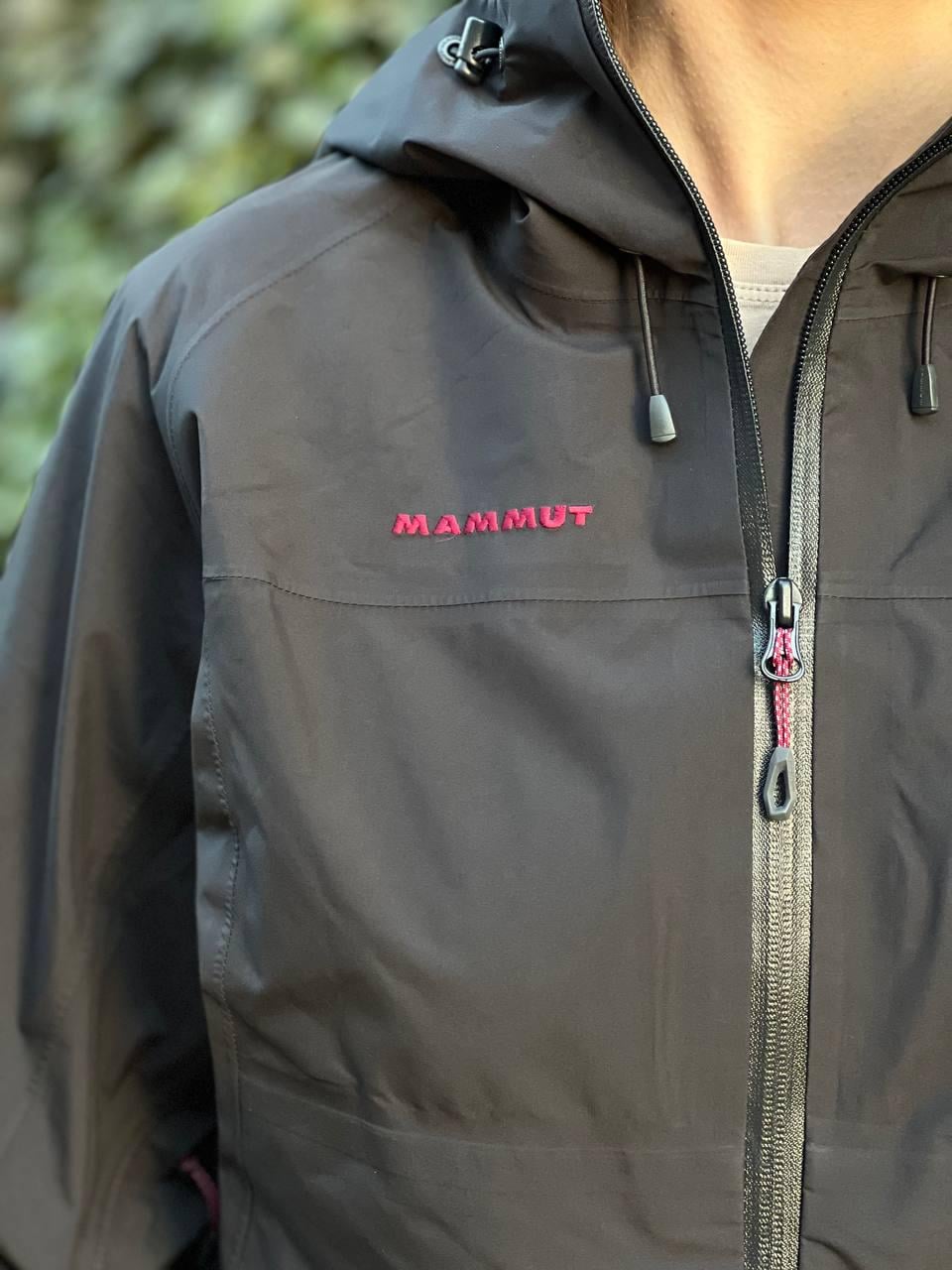 Куртка трекінгова жіноча Mammut Wenaha Gore-tex туристична на мембрані XS Чорний (11711172) - фото 2 Куртка трекінгова жіноча Mammut Wenaha Gore-tex туристична на мембрані XS Чорний (11711172) - фото 2