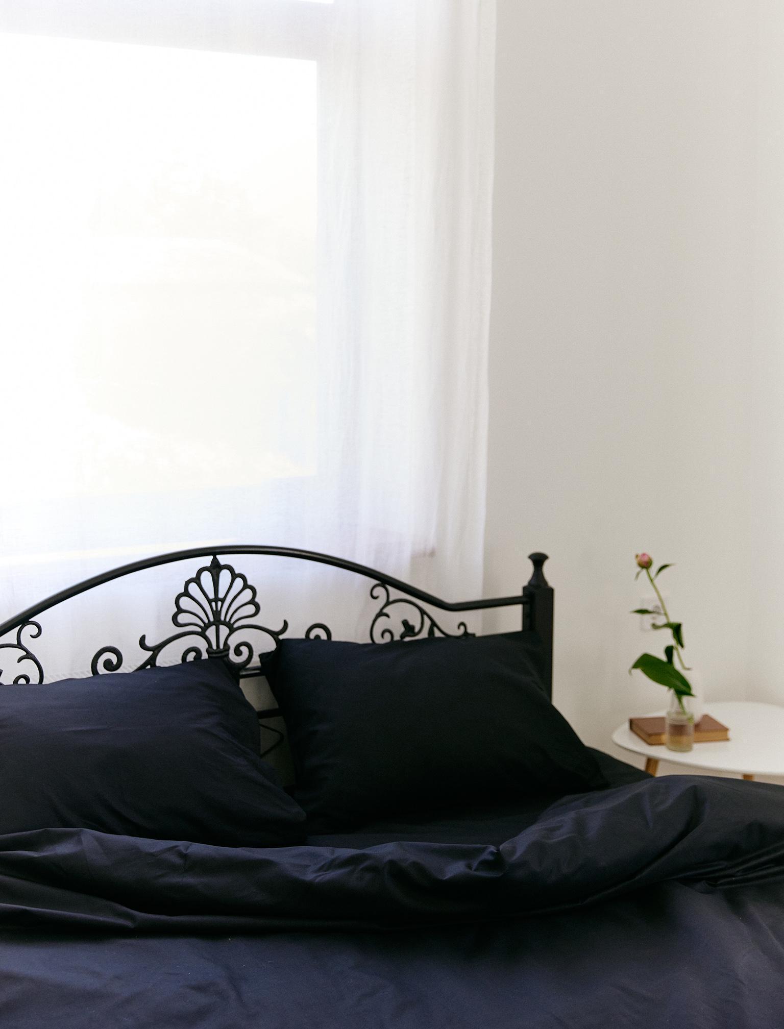 Комплект постельного белья полуторный Amore Glux-1032 бязь Черный (KPB-A1,5-Glux-1032black(70x70)_) - фото 6 Комплект постельного белья полуторный Amore Glux-1032 бязь Черный (KPB-A1,5-Glux-1032black(70x70)_) - фото 6