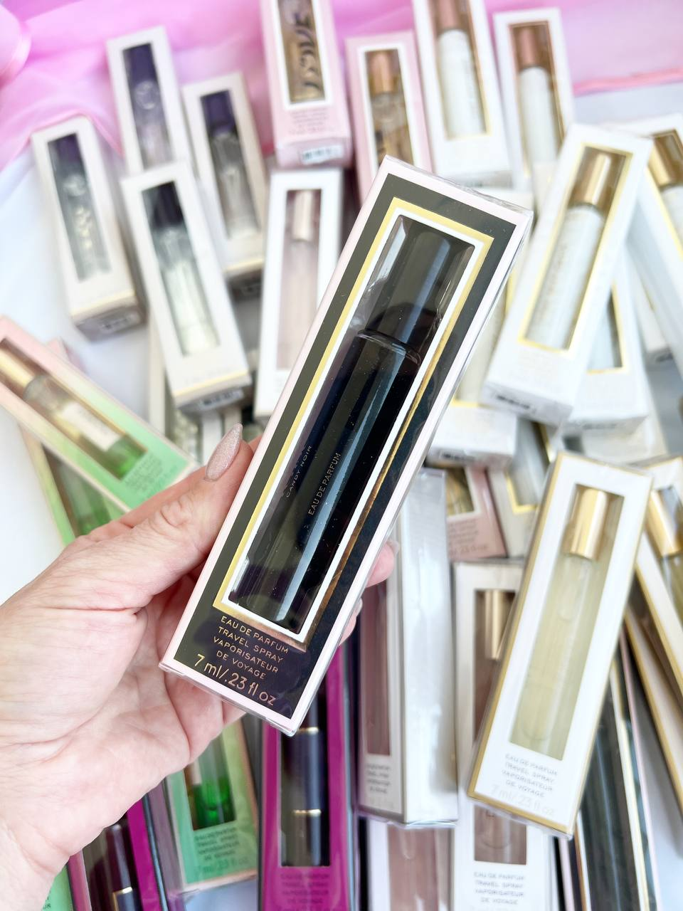 Парфум жіночий Victoria's Secret Tease Candy Noir Eau de Parfum Travel Spray 7 мл (19070932) - фото 3 Парфум жіночий Victoria's Secret Tease Candy Noir Eau de Parfum Travel Spray 7 мл (19070932) - фото 3