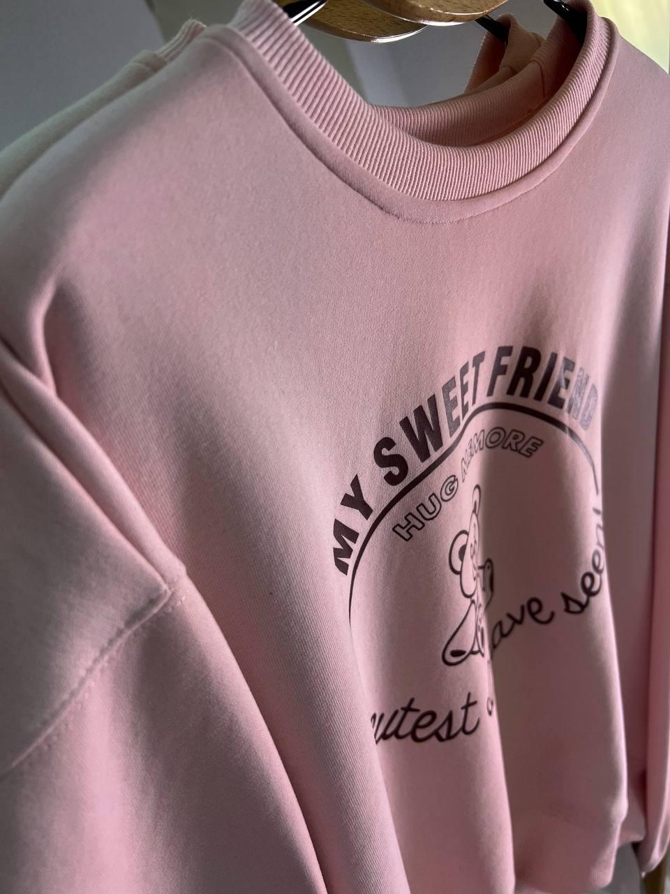 Свитшот женский A-N 25057 с рисунком мишкой впереди средней длины комфорт OS Розовый (3339) - фото 9 Свитшот женский A-N 25057 с рисунком мишкой впереди средней длины комфорт OS Розовый (3339) - фото 9