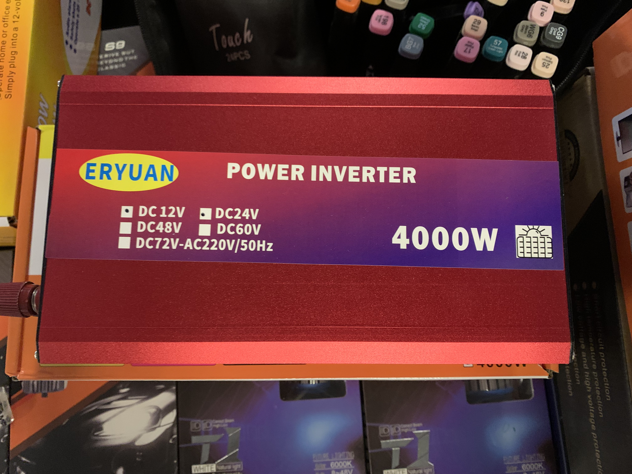 Преобразователь напряжения Eryuan 4000W DC 12V/24V в AC 220V с LCD дисплеем и USB Красный - фото 4 Преобразователь напряжения Eryuan 4000W DC 12V/24V в AC 220V с LCD дисплеем и USB Красный - фото 4