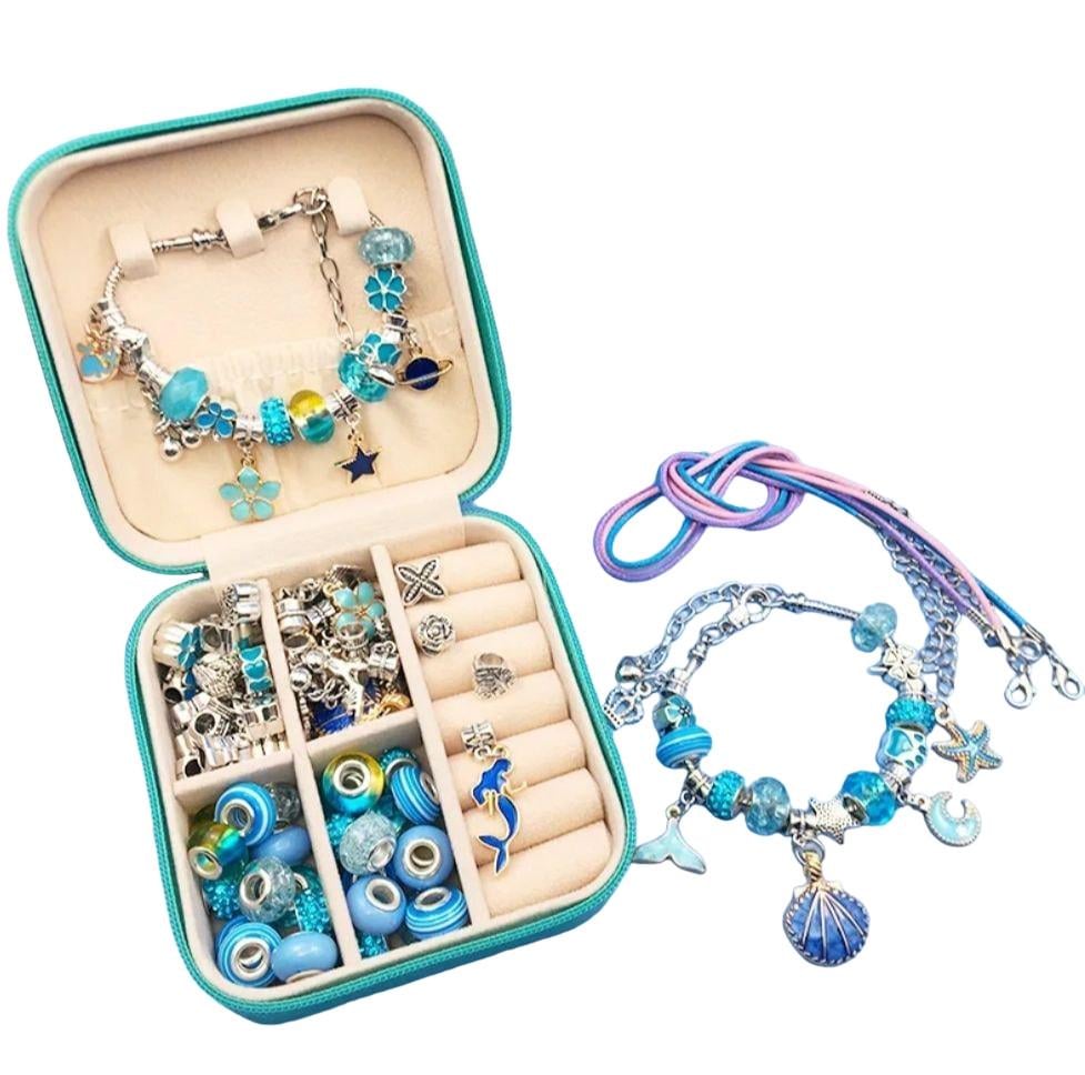 Набор из подвесок и шармов для создания украшений 66 предметов/шкатулка Голубой