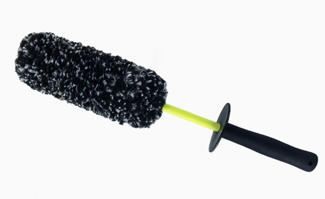 Щетка для чистки колес мытья колесных дисков CarLuxe большая деликатная Щетка для чистки колес мытья колесных дисков CarLuxe большая деликатная