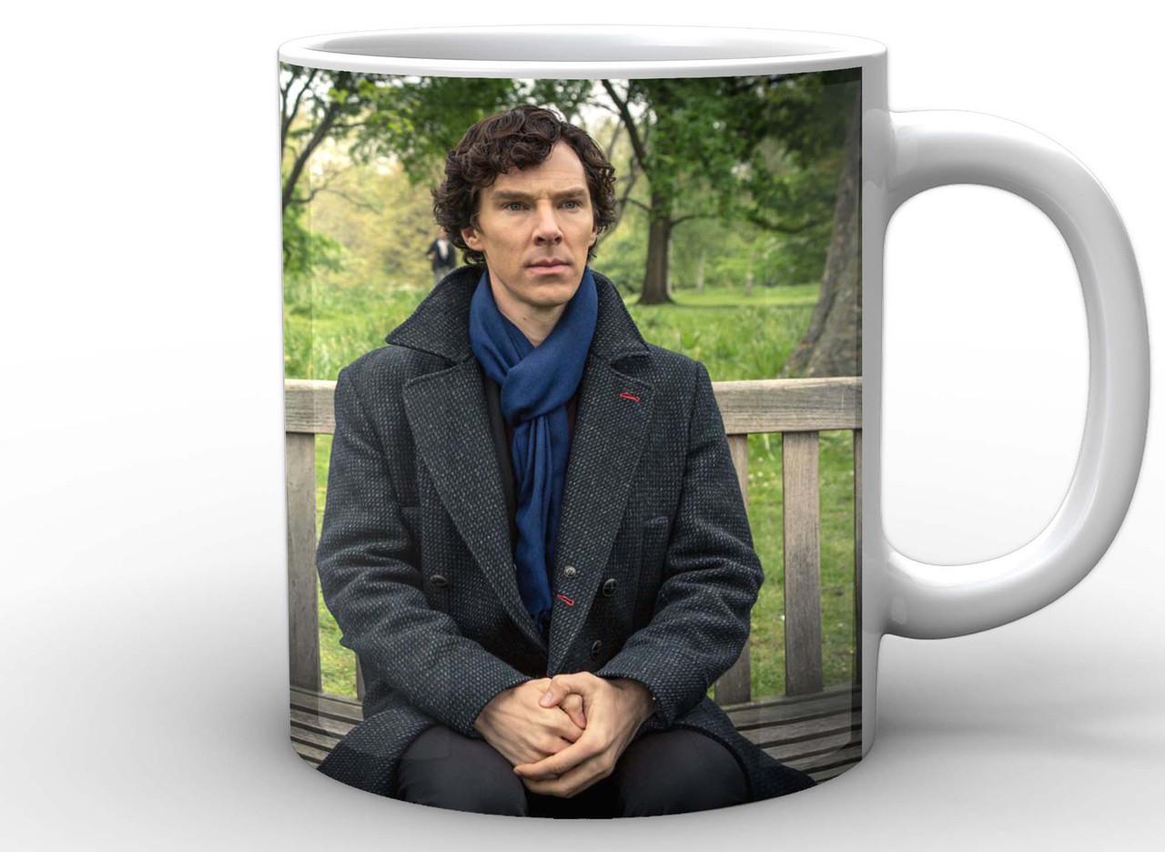 Чашка GeekLand Шерлок Холмс сидя на скамейке 330 мл Белый (SH.002.13)