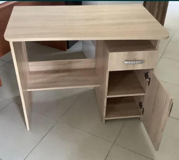 Письмовий стіл AMF Ровесник Меблі Сервіс 89х55х74 см Дуб самоа - фото 2 Письмовий стіл AMF Ровесник Меблі Сервіс 89х55х74 см Дуб самоа - фото 2