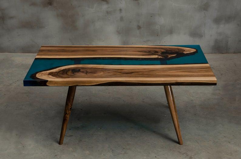 Стіл журнальний річка Денвер дизайнерський з прозорої синій епоксидної смоли та масиву горіха 800х500х480 мм - фото 10 Стіл журнальний річка Денвер дизайнерський з прозорої синій епоксидної смоли та масиву горіха 800х500х480 мм - фото 10