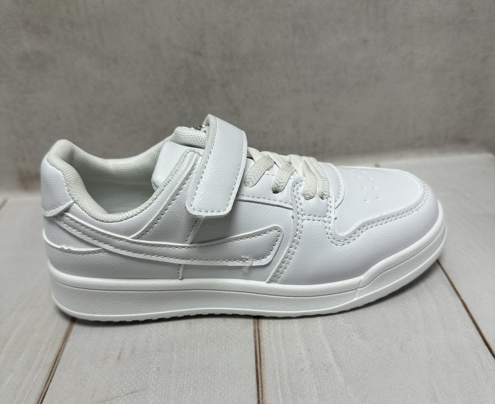 Кросівки дитячі нарядні BBT р. 34 21,3 см Білий