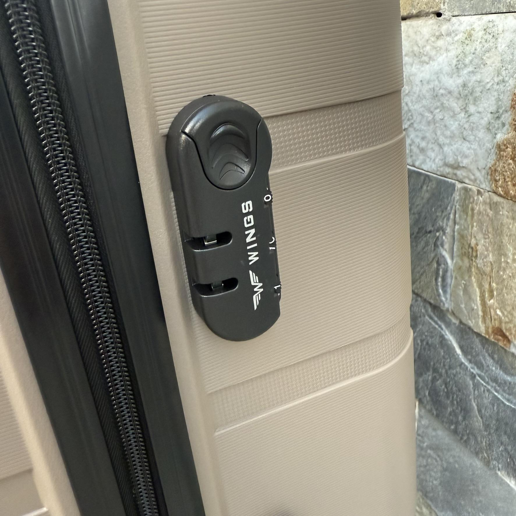 Чемодан дорожный из полипропилена Wings HWF03 L Шампань (30631215) - фото 5 Чемодан дорожный из полипропилена Wings HWF03 L Шампань (30631215) - фото 5