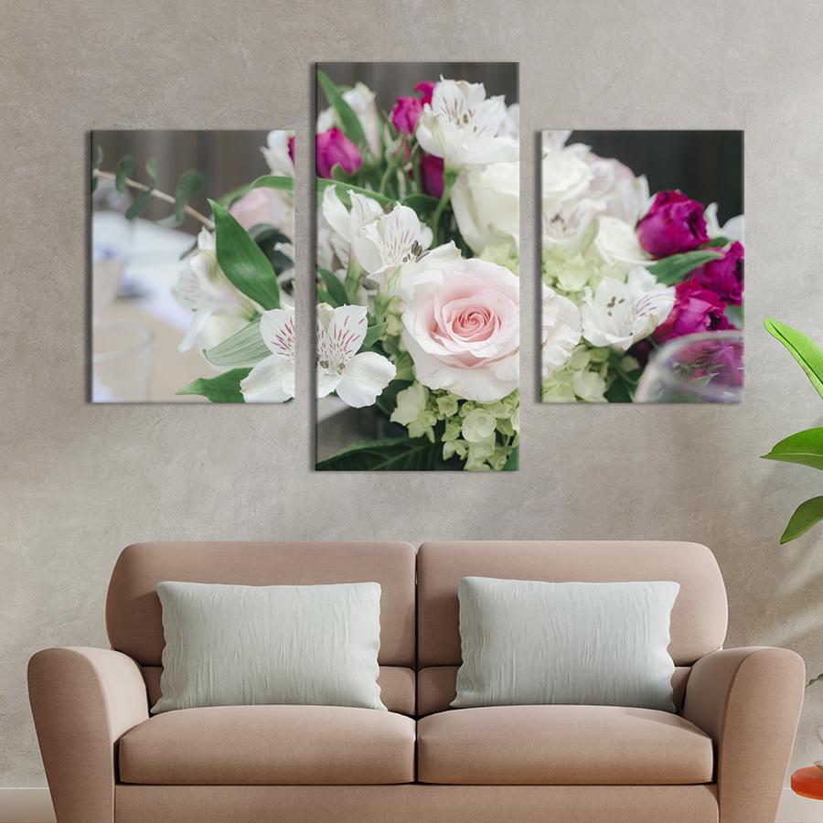 Картина на холсте триптих Букет красивых свежих цветов 141x90 см (942-32)