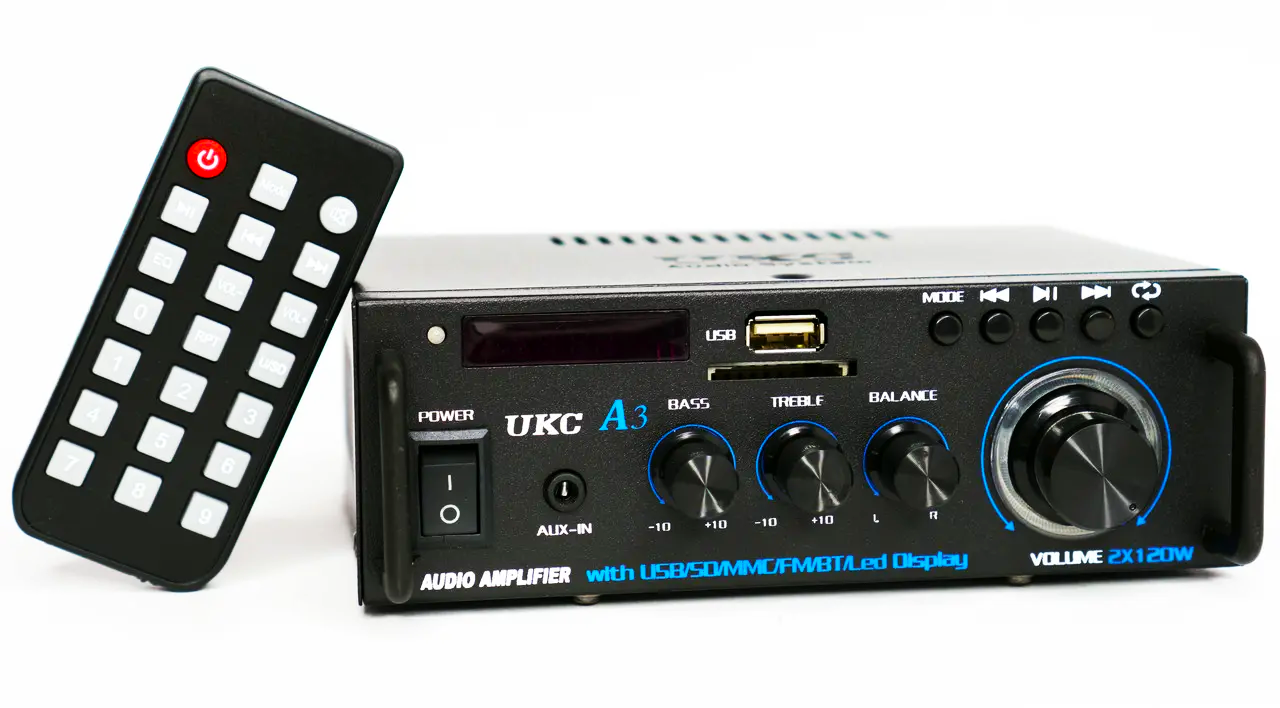 Підсилювач Bluetooth USB SD FM MP3 AUX 2х канальний 2x120W UKC A3 (29505885)
