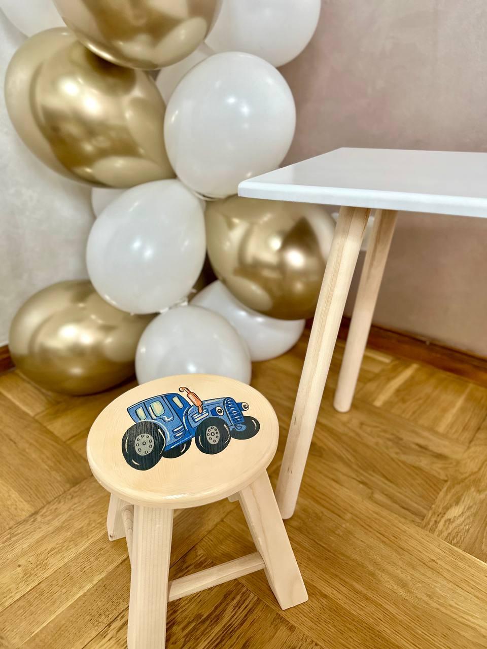 Детский стул деревянный ручной работы "Синий Трактор" 25x25x24 см (2482475081) - фото 2