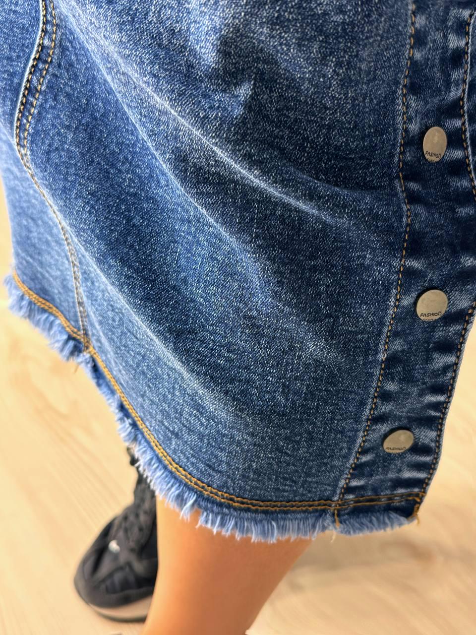 Спідниця жіноча джинсова ZJY 8039 талія на резинці з боковими розрізами р. 40 109 см 128 см Синій - фото 4 Спідниця жіноча джинсова ZJY 8039 талія на резинці з боковими розрізами р. 40 109 см 128 см Синій - фото 4