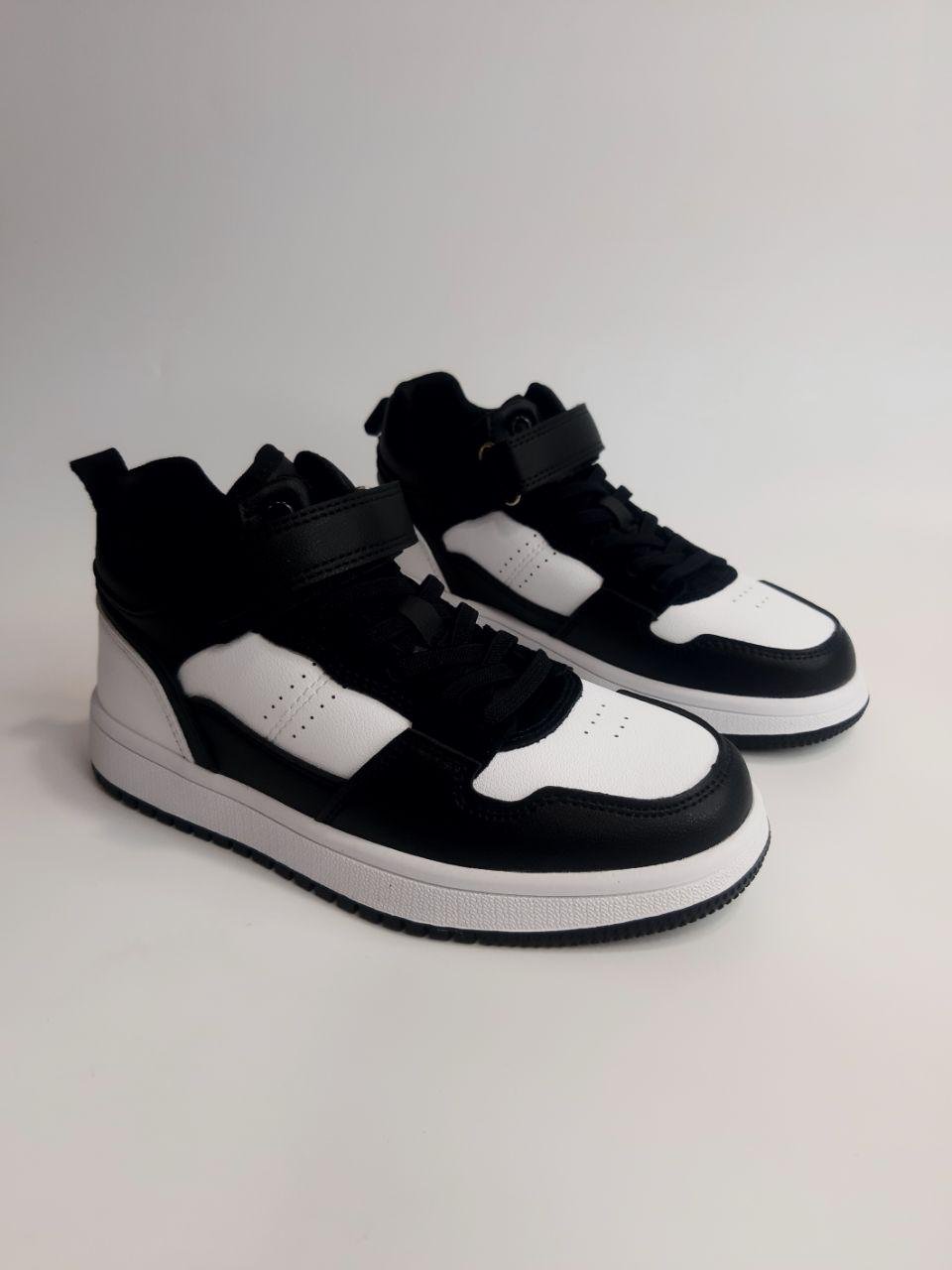 Кроссовки Apawwa для мальчика р 33 21,9 см Черный (823 bl-white)