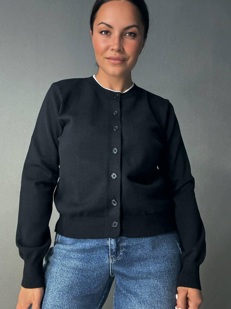 Кардиган жіночий Fancy Matinee 1527 на ґудзиках з контрастним коміром OS Чорний (5011) - фото 4 Кардиган жіночий Fancy Matinee 1527 на ґудзиках з контрастним коміром OS Чорний (5011) - фото 4