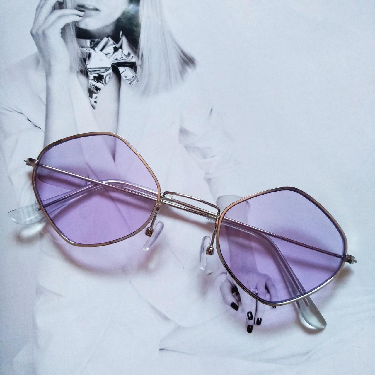 Сонцезахисні окуляри ромб з кольоровою лінзою Бузковий