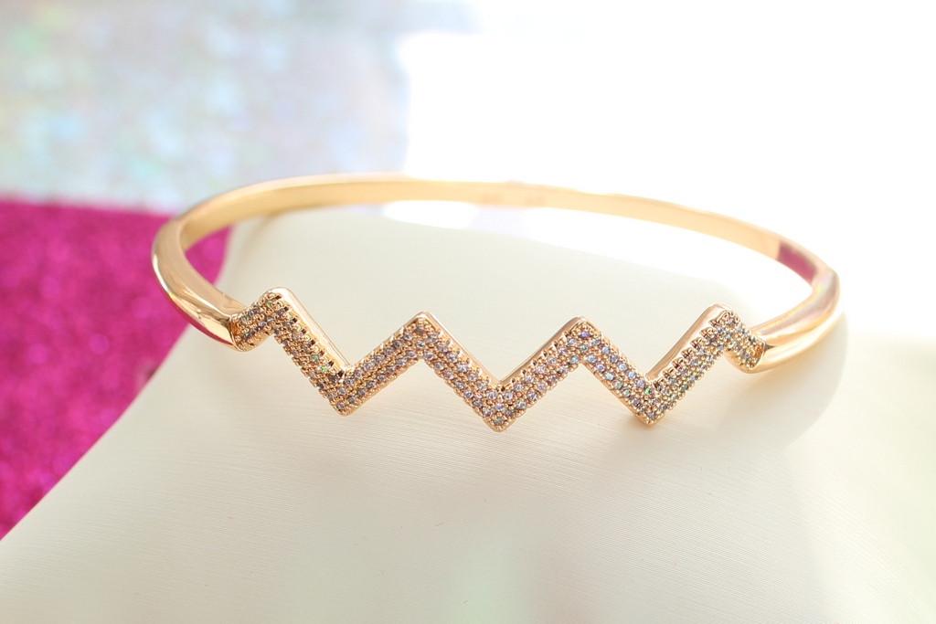 Браслет бэнгл Xuping Jewelry Зигзаг 60 мм 10 мм на руку от 17-19 см Золотистый