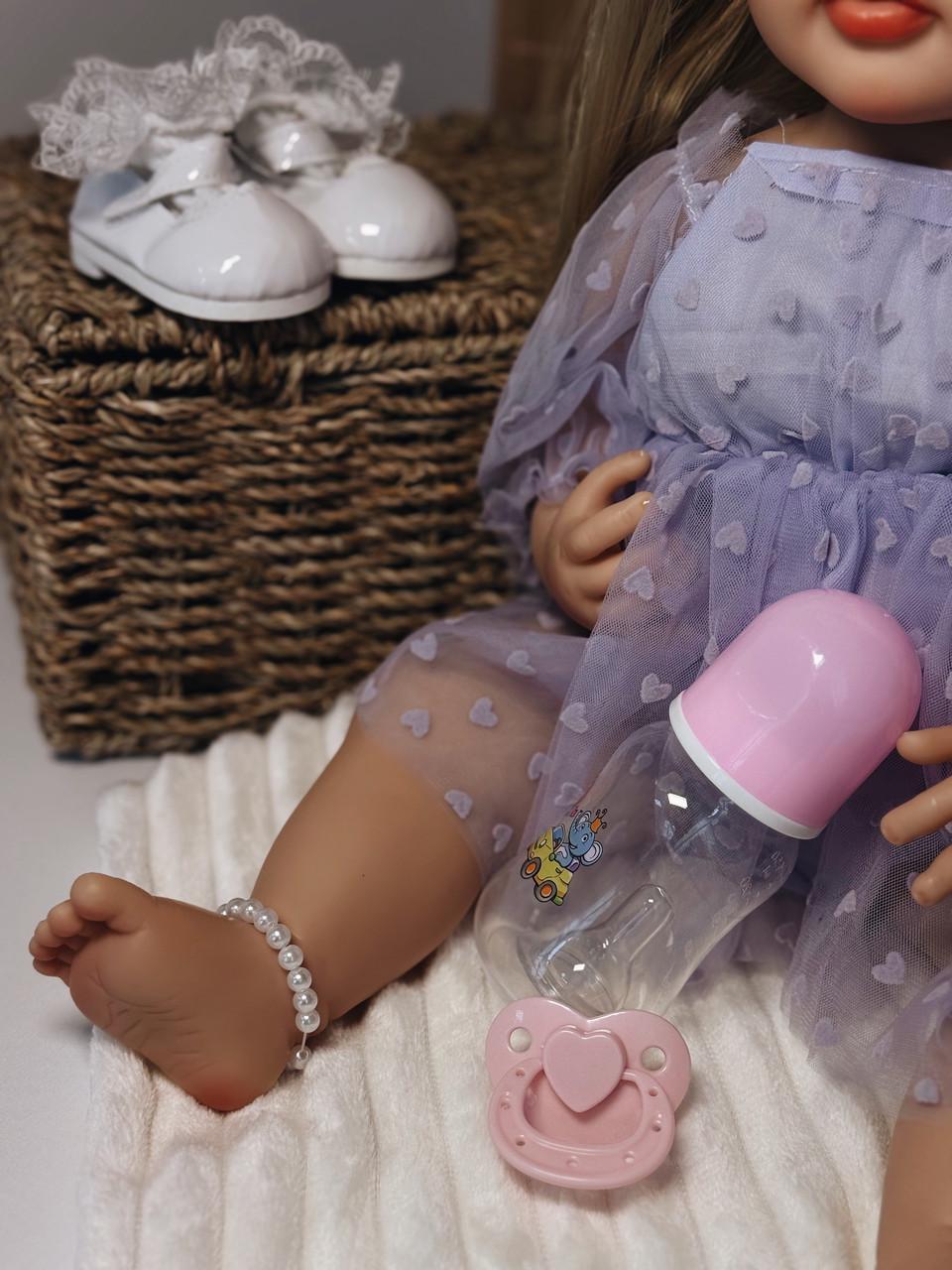 Кукла кукла реалистичная KEIUMI винил-силиконовая в платье и бантие с аксессуарами 55 см Фиолетовый - фото 4