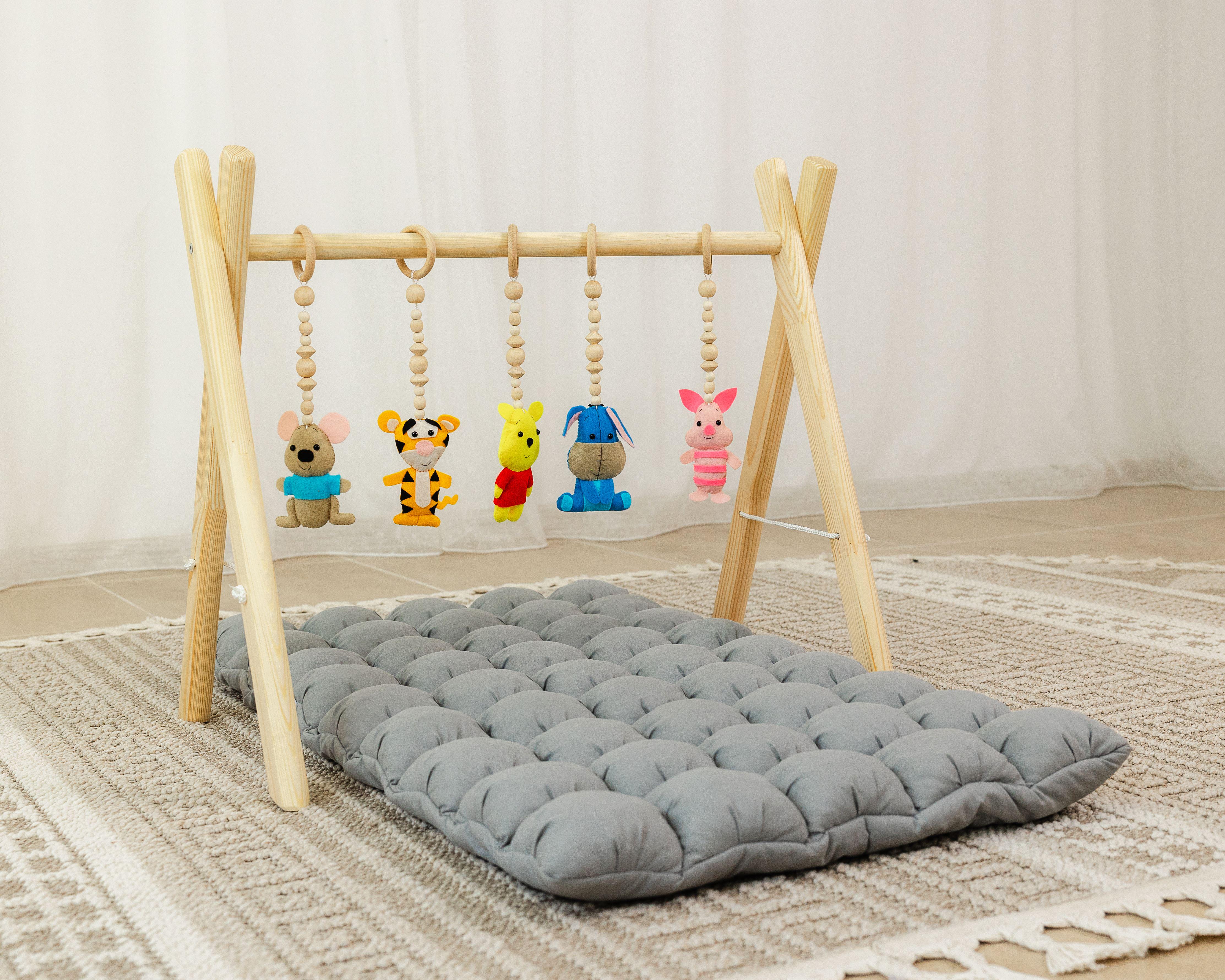 Мобиль детский напольный Винни Пух с серым матрасиком (0002254)