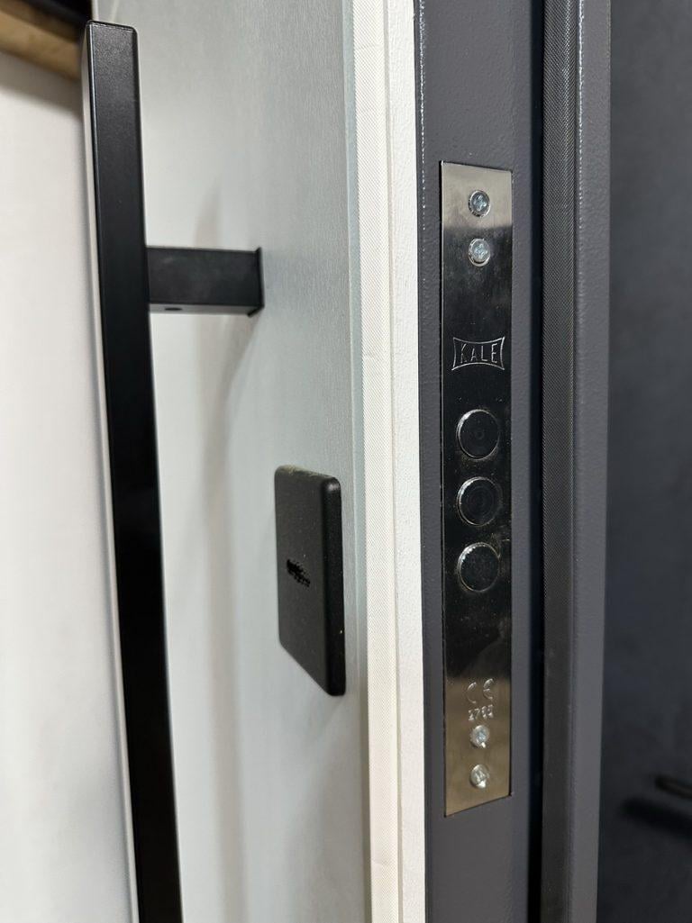 Двері вхідні вулиця Redfort Люкс метал/МДФ зі склопакетом 960х2050 мм (25781513) - фото 2 Двері вхідні вулиця Redfort Люкс метал/МДФ зі склопакетом 960х2050 мм (25781513) - фото 2