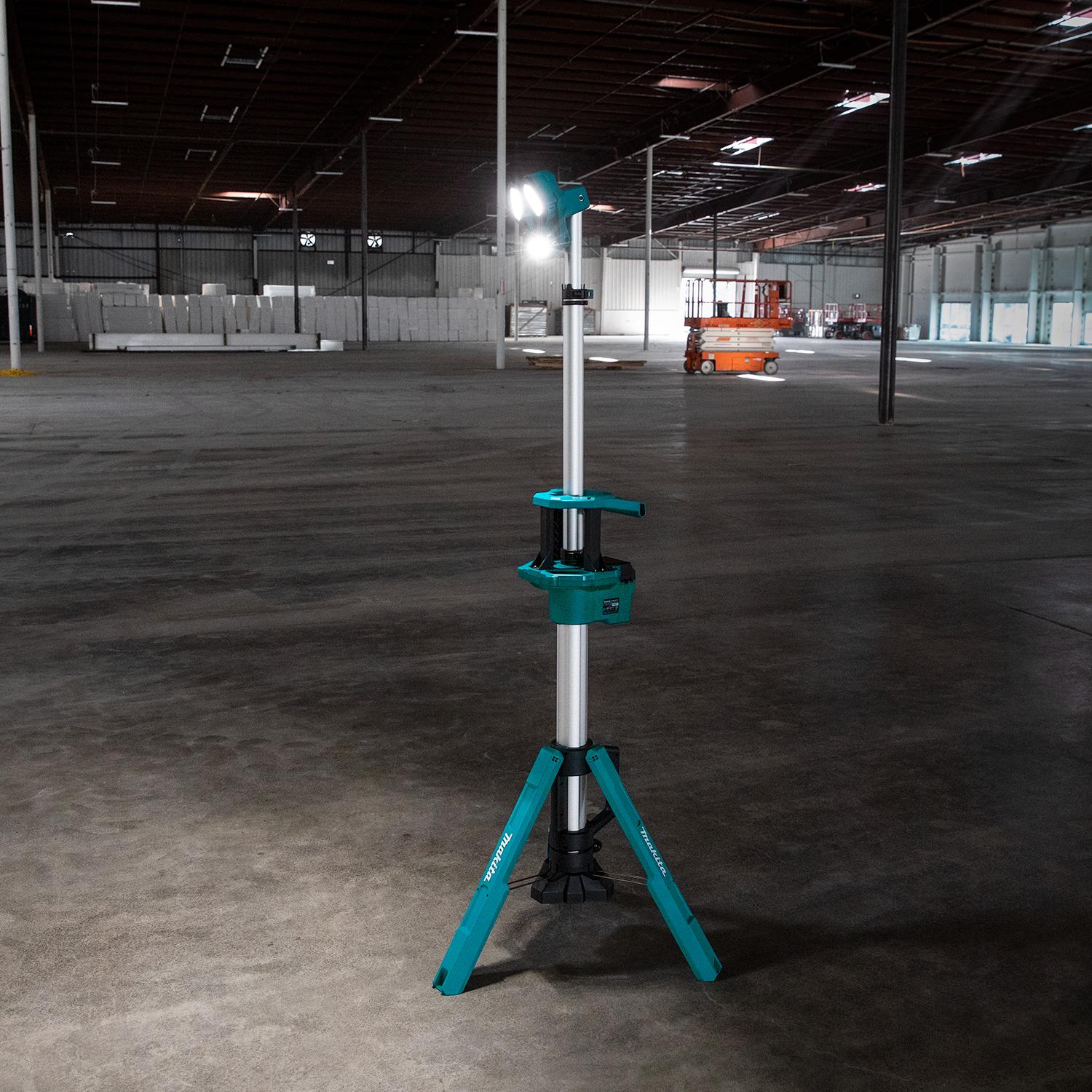 Прожектор світлодіодний акумуляторний Makita DML814 без акумулятора та зарядного пристрою - фото 16 Прожектор світлодіодний акумуляторний Makita DML814 без акумулятора та зарядного пристрою - фото 16