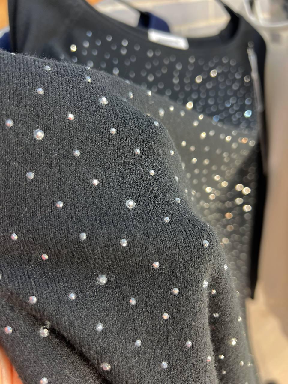 Джемпер женский ACCORDDREAM 9067 тонкий свитер россыпь камней OS Черный (960) - фото 5