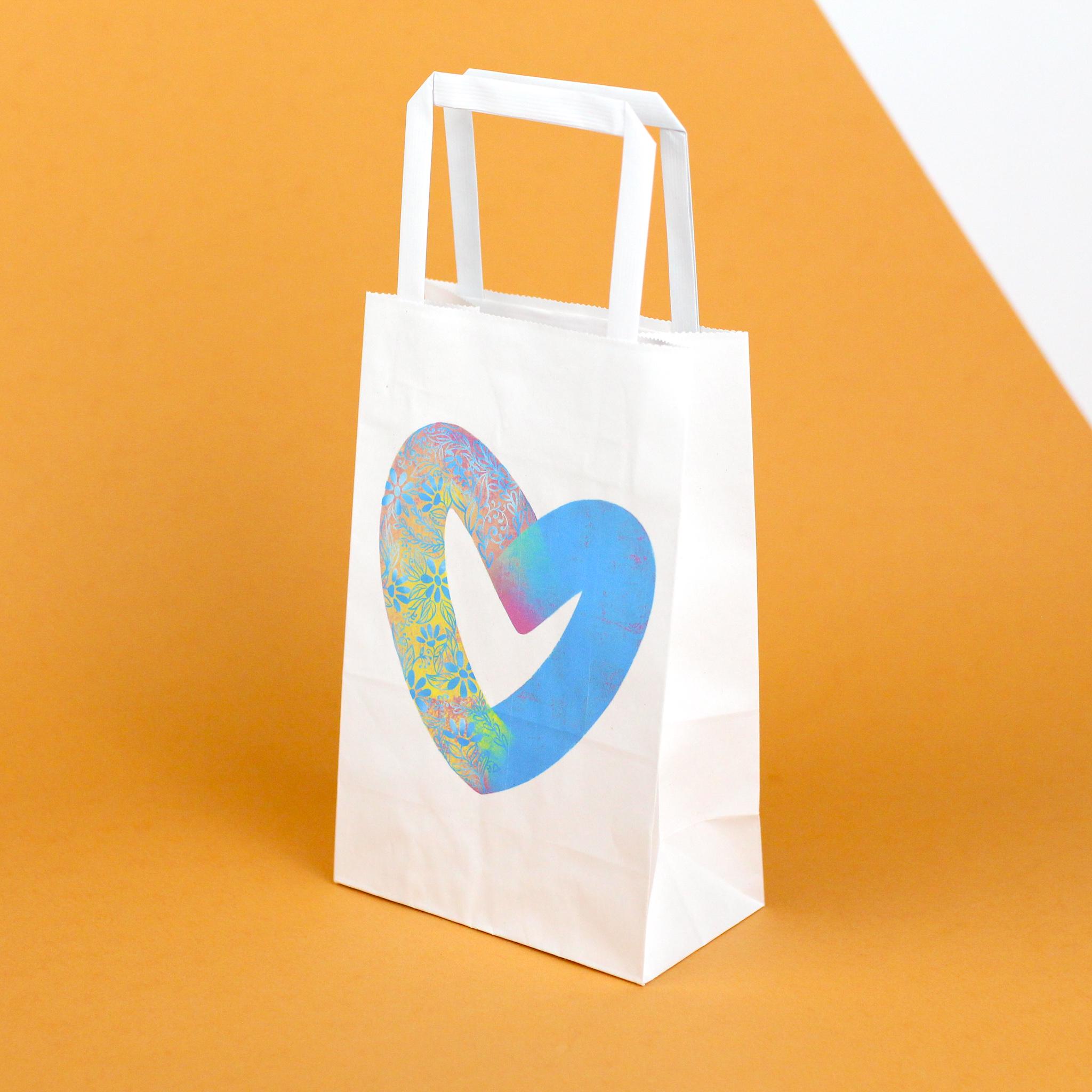 Пакет подарунковий паперовий на День святого Валентина Серця 150х90х240 мм 20 шт.