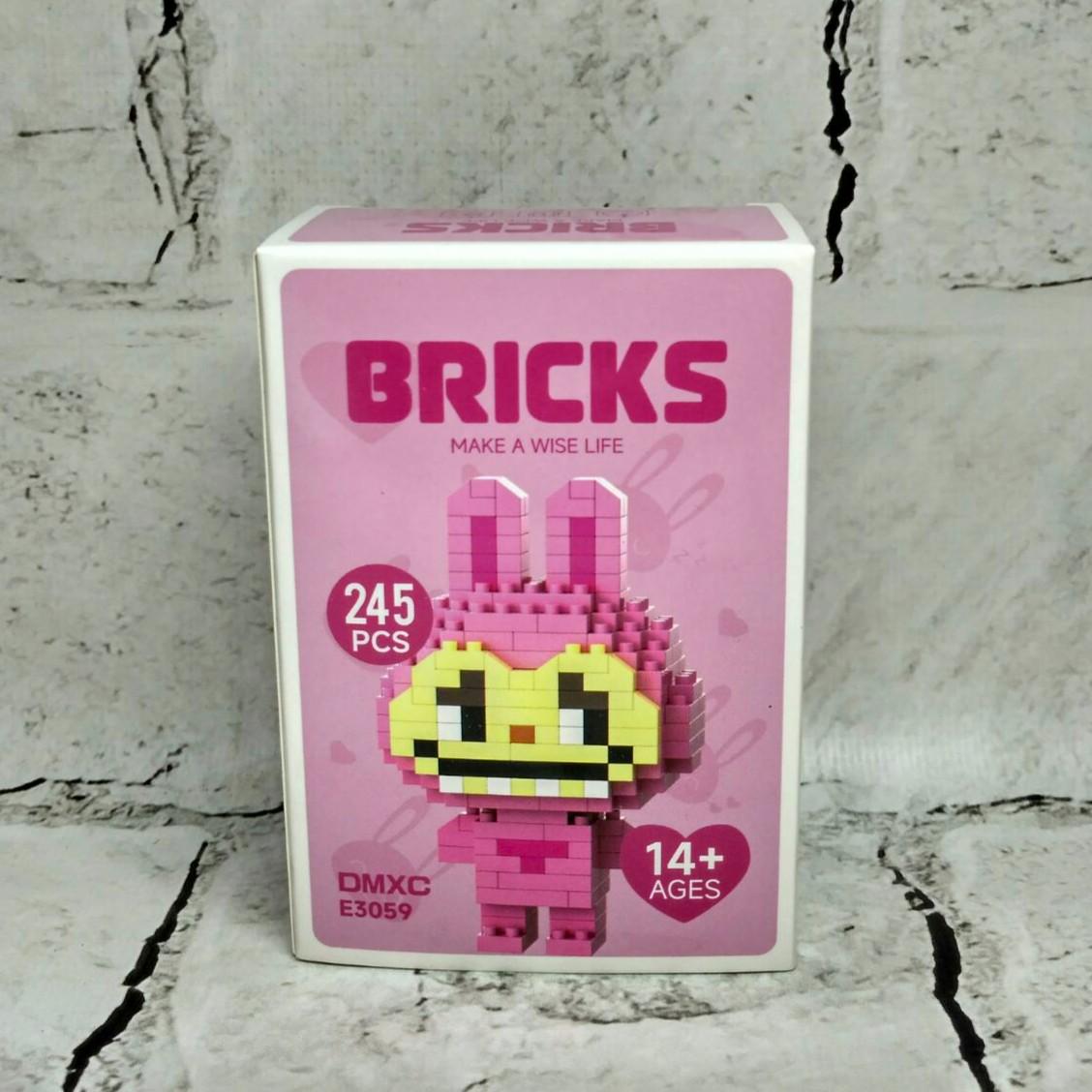 Конструктор фигурка BRICKS пиксели Лабубу 245 деталей Розовый (E3059)
