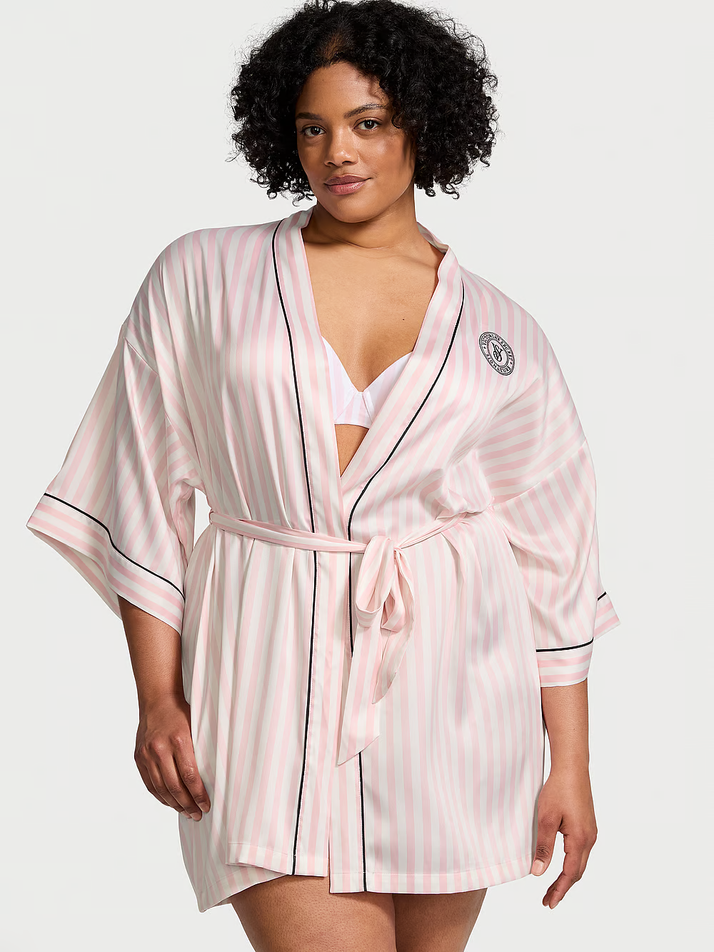 Халат жіночий Victoria's Secret Satin Short Piped Robe сатиновий у смужку M/L Рожевий (24503396)