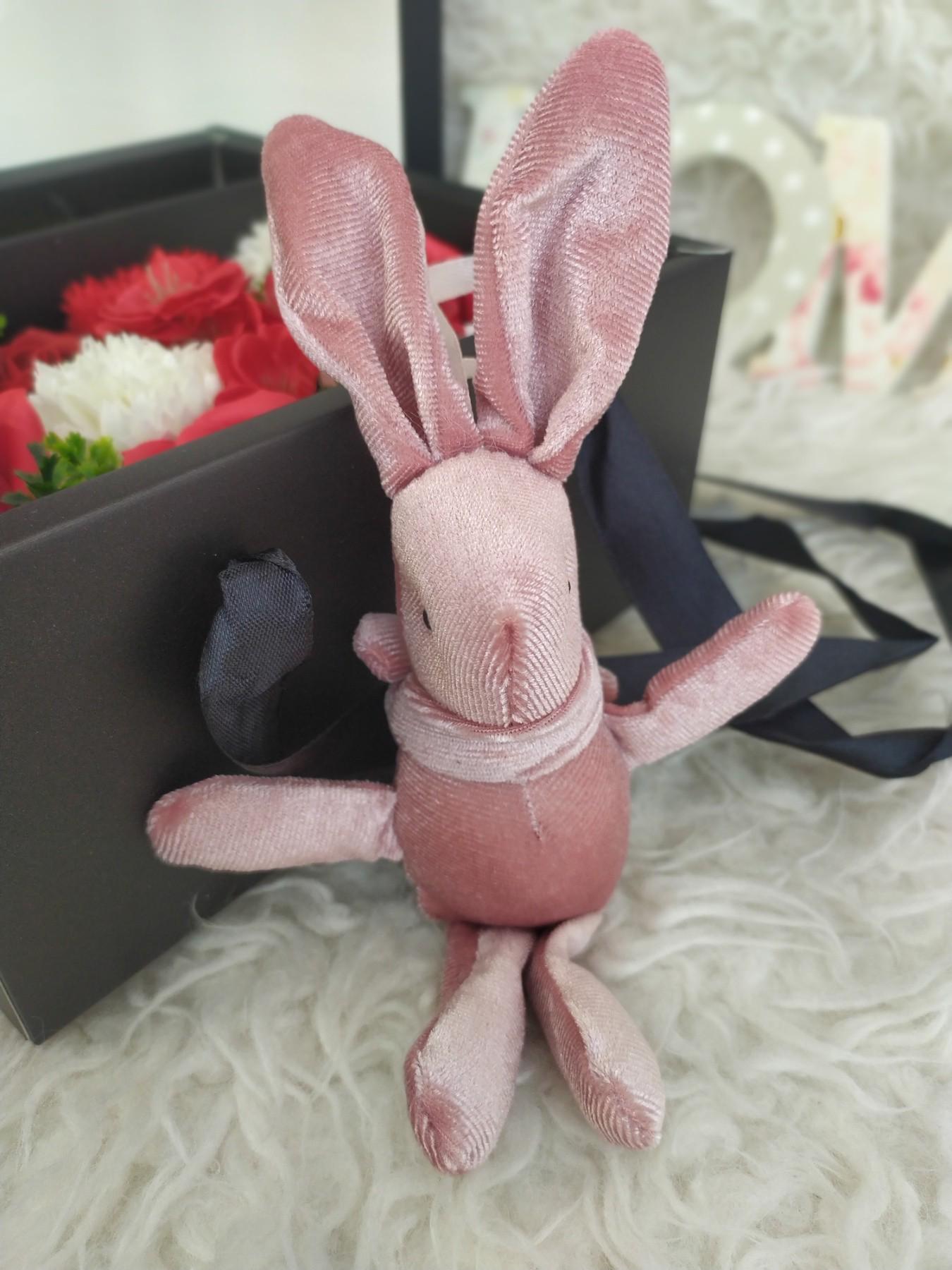 Подарочный набор розы из мыла и зайчик Wow flowers - фото 6 Подарочный набор розы из мыла и зайчик Wow flowers - фото 6