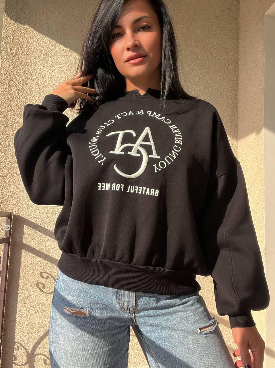 Свитшот женский OLIVIA 2479 широкий утепленный вышивка OS Черный (1136) - фото 3