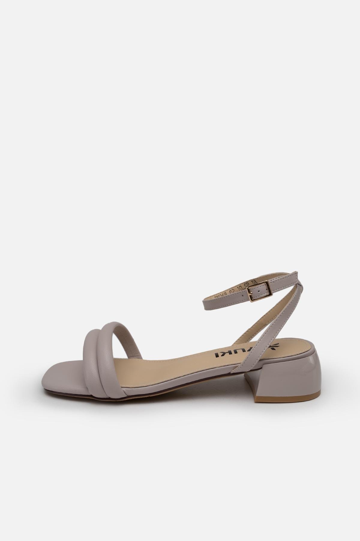 Босоножки на каблуке р. 41 Розовый (SKT000940080)