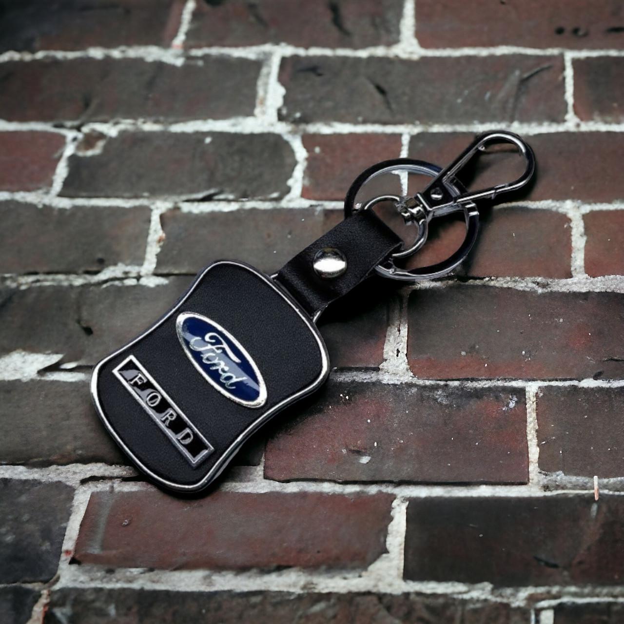 Брелок с логотипом авто Ford металлический со вставками натуральной кожи карабин с кольцом (1828823968)