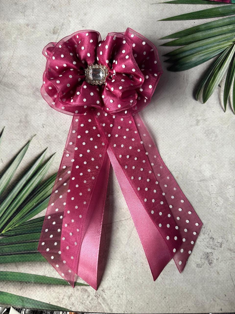 Бант на заколці 12х20 см Темно-рожевий в горошок (11432036) Бант на заколці 12х20 см Темно-рожевий в горошок (11432036)