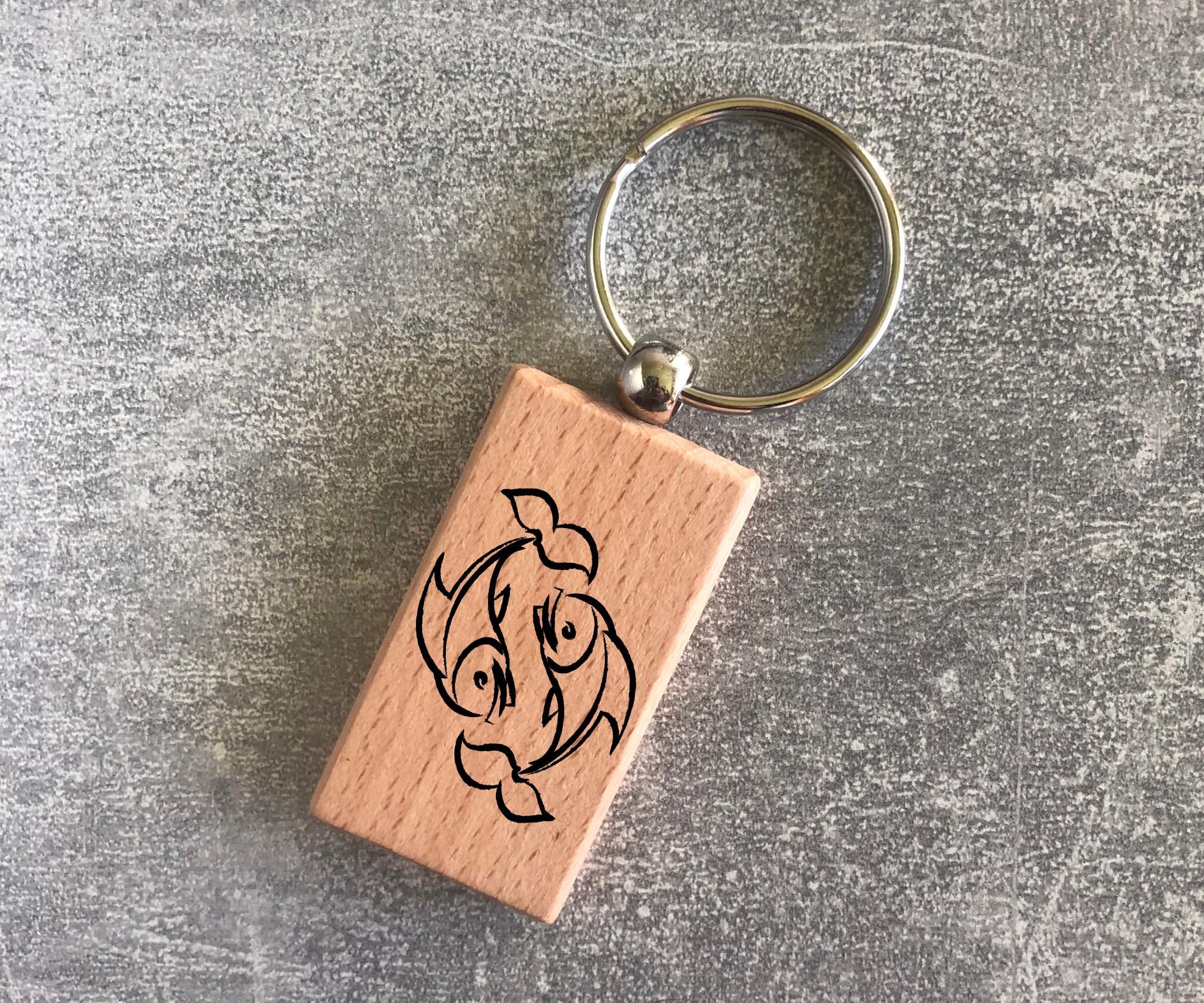 Брелок деревянный с изображением зодиака "Рыбы" (15010104048)