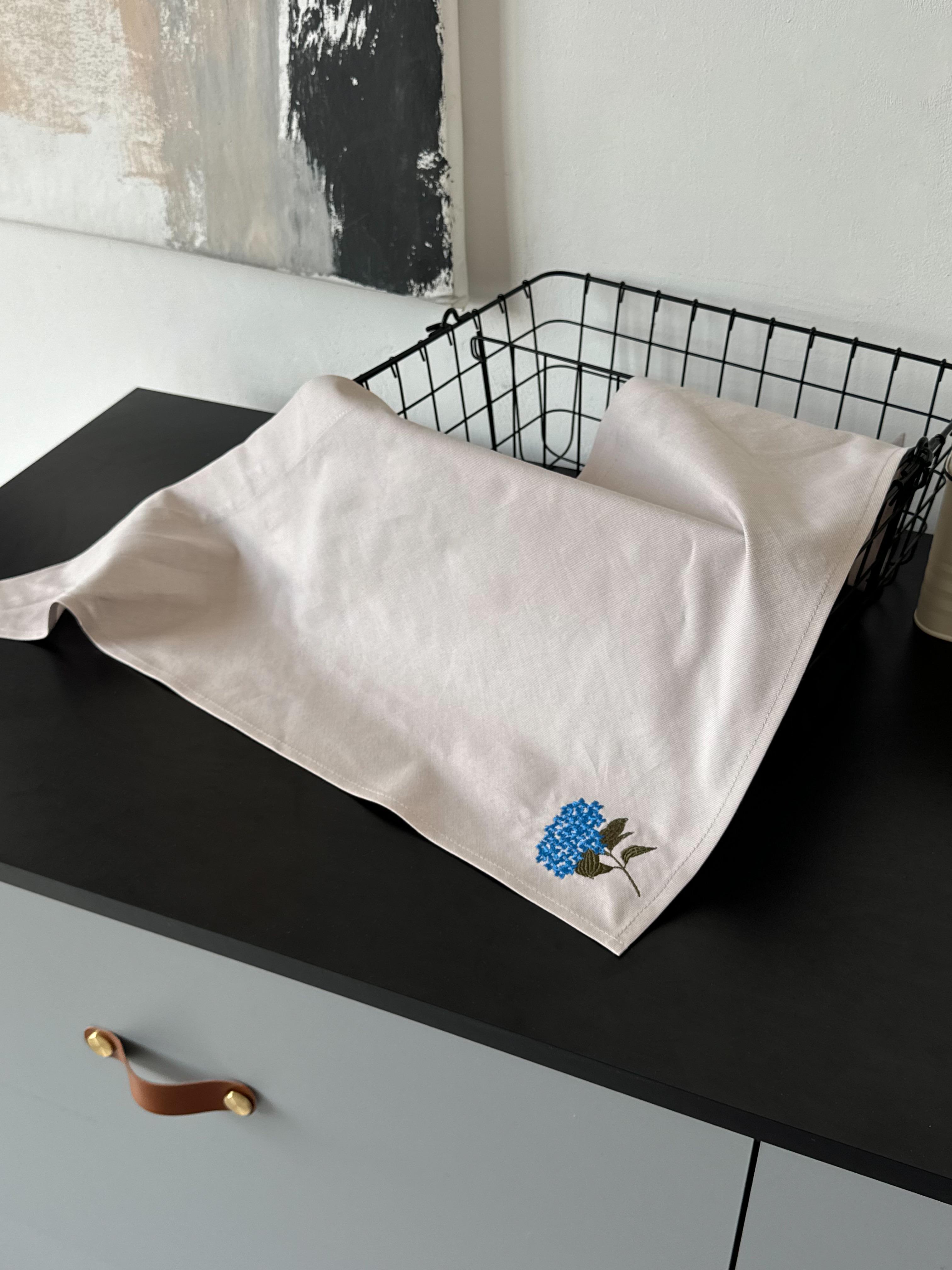 Салфетка с вышивкой Голубая гортензия 2 шт. 33х33 см (29952481)