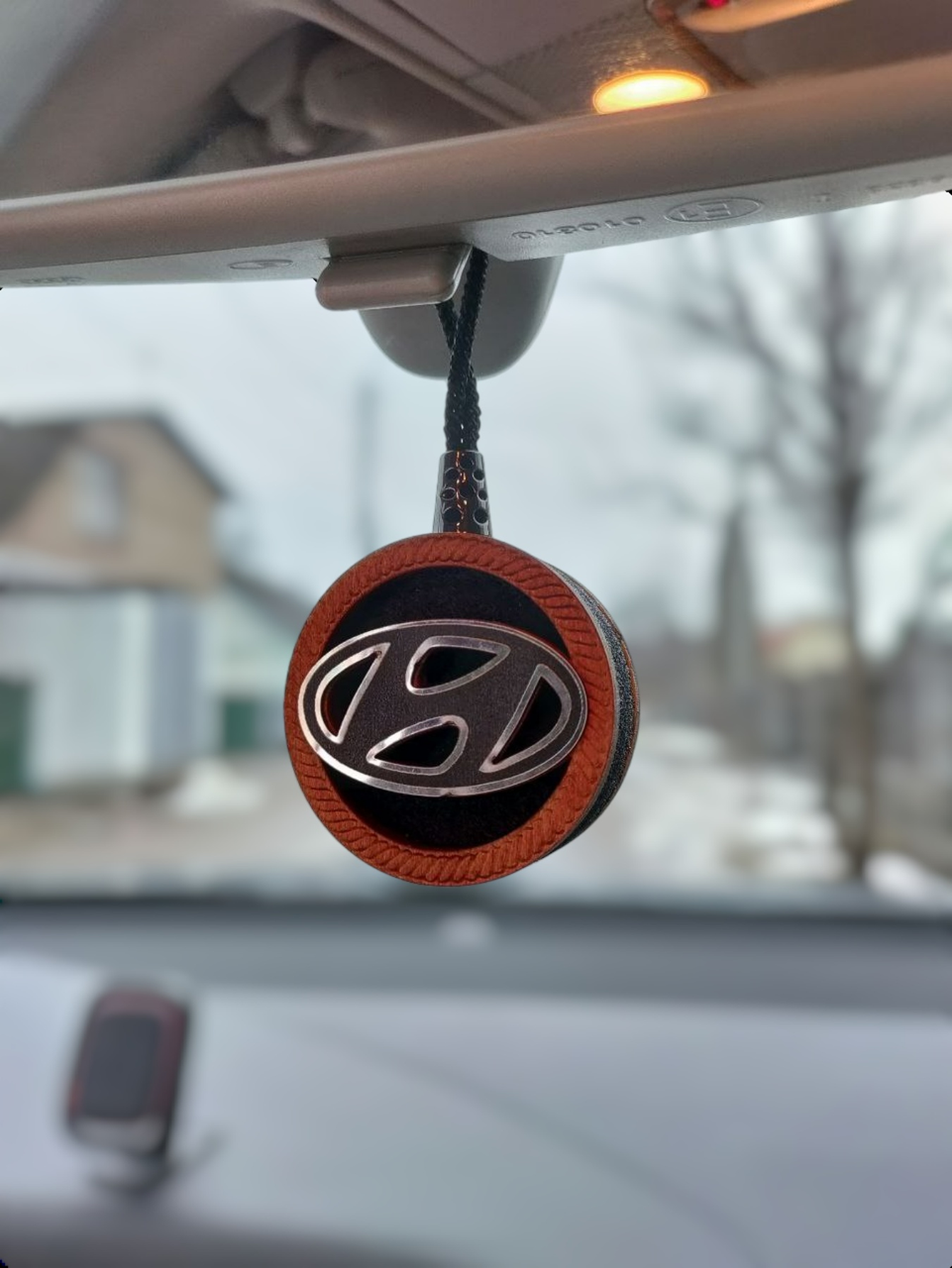 Ароматизатор-подвеска для авто Hyundai с эффектом переливания (2118764444)